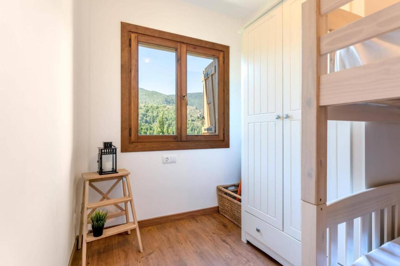 Apartamentsaloriaburg Farrera Bagian luar foto
